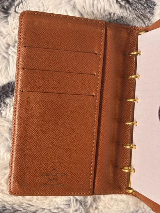 Louis Vuitton Classic Monogram PM Agenda Cover - Picture 7 of 12